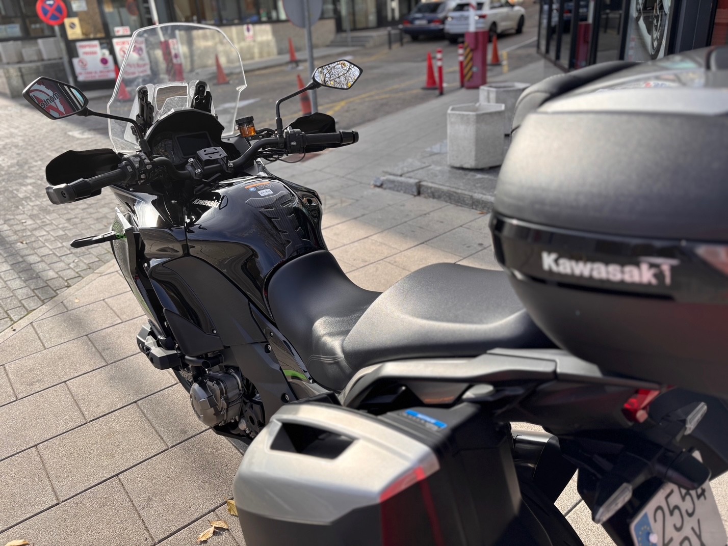 KAWASAKI VERSYS 1000 SE GRAND TOURER...