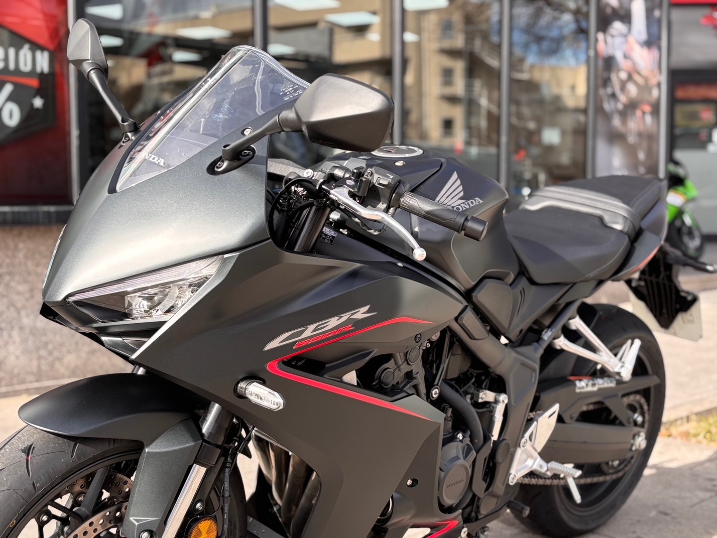 HONDA CBR 650 R AÑO 2025 CON 426 KM.