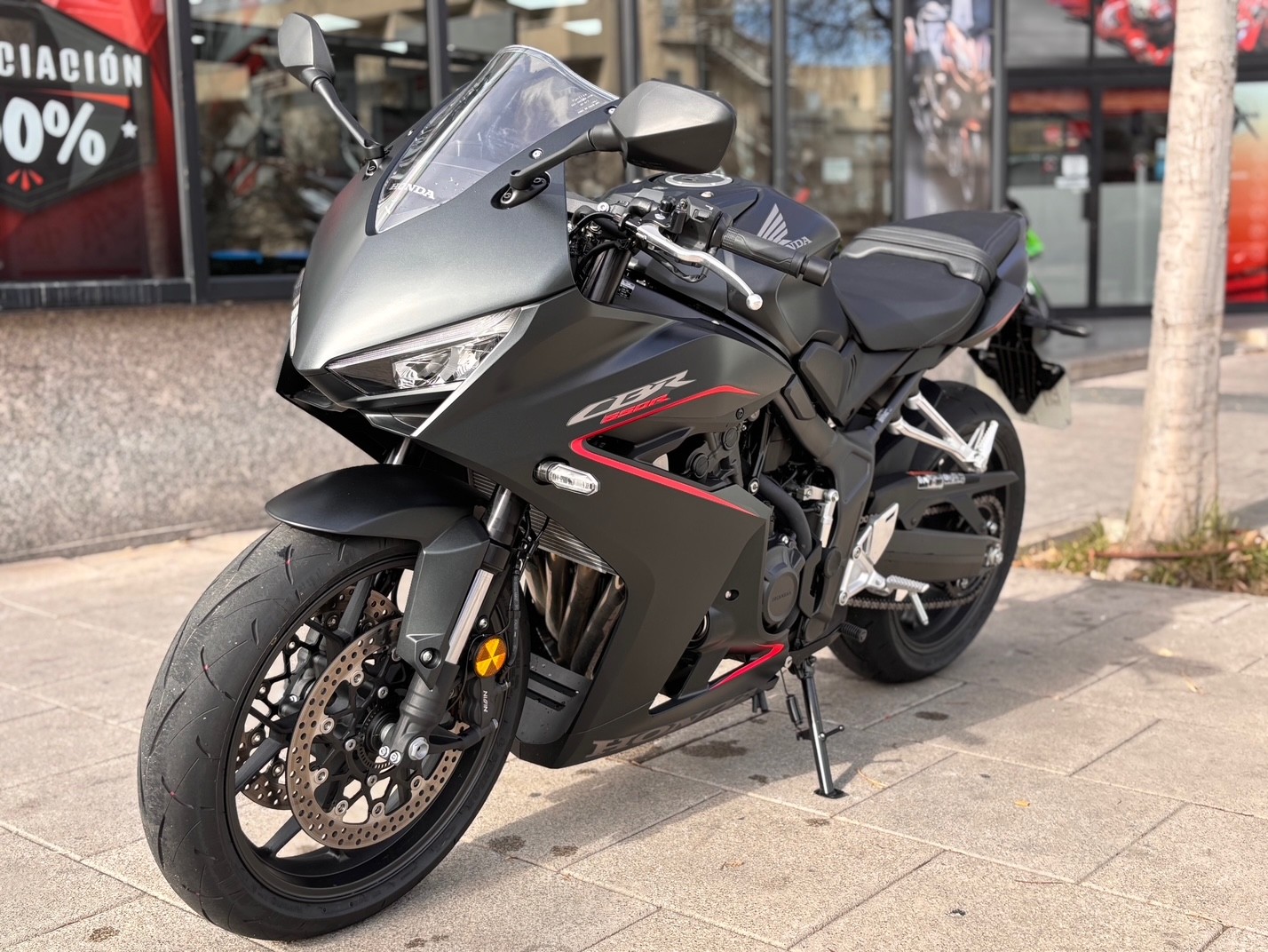 HONDA CBR 650 R AÑO 2025 CON 426 KM.