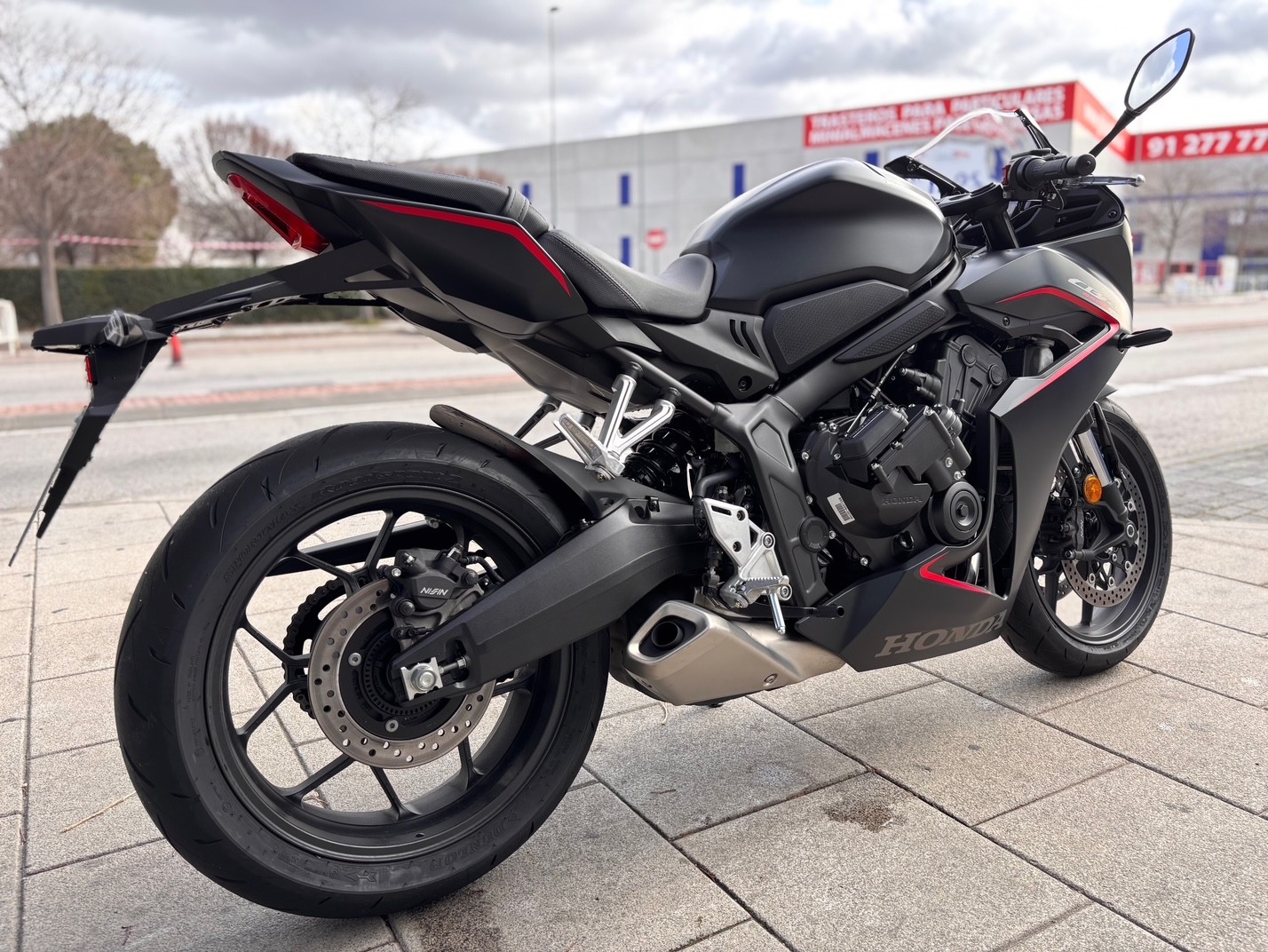 HONDA CBR 650 R AÑO 2025 CON 426 KM.