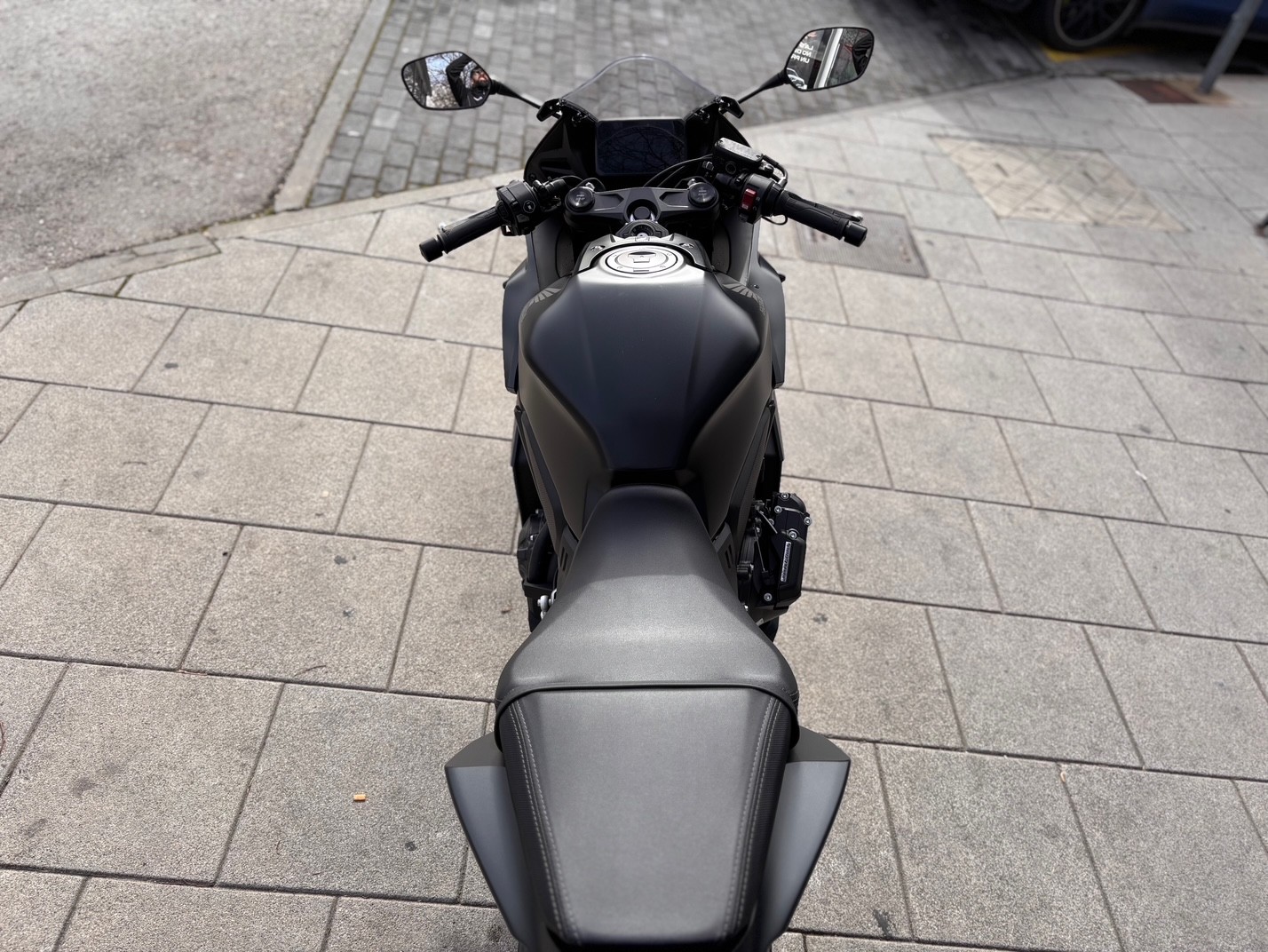 HONDA CBR 650 R AÑO 2025 CON 426 KM.