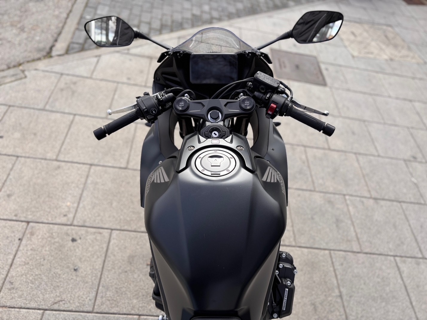 HONDA CBR 650 R AÑO 2025 CON 426 KM.