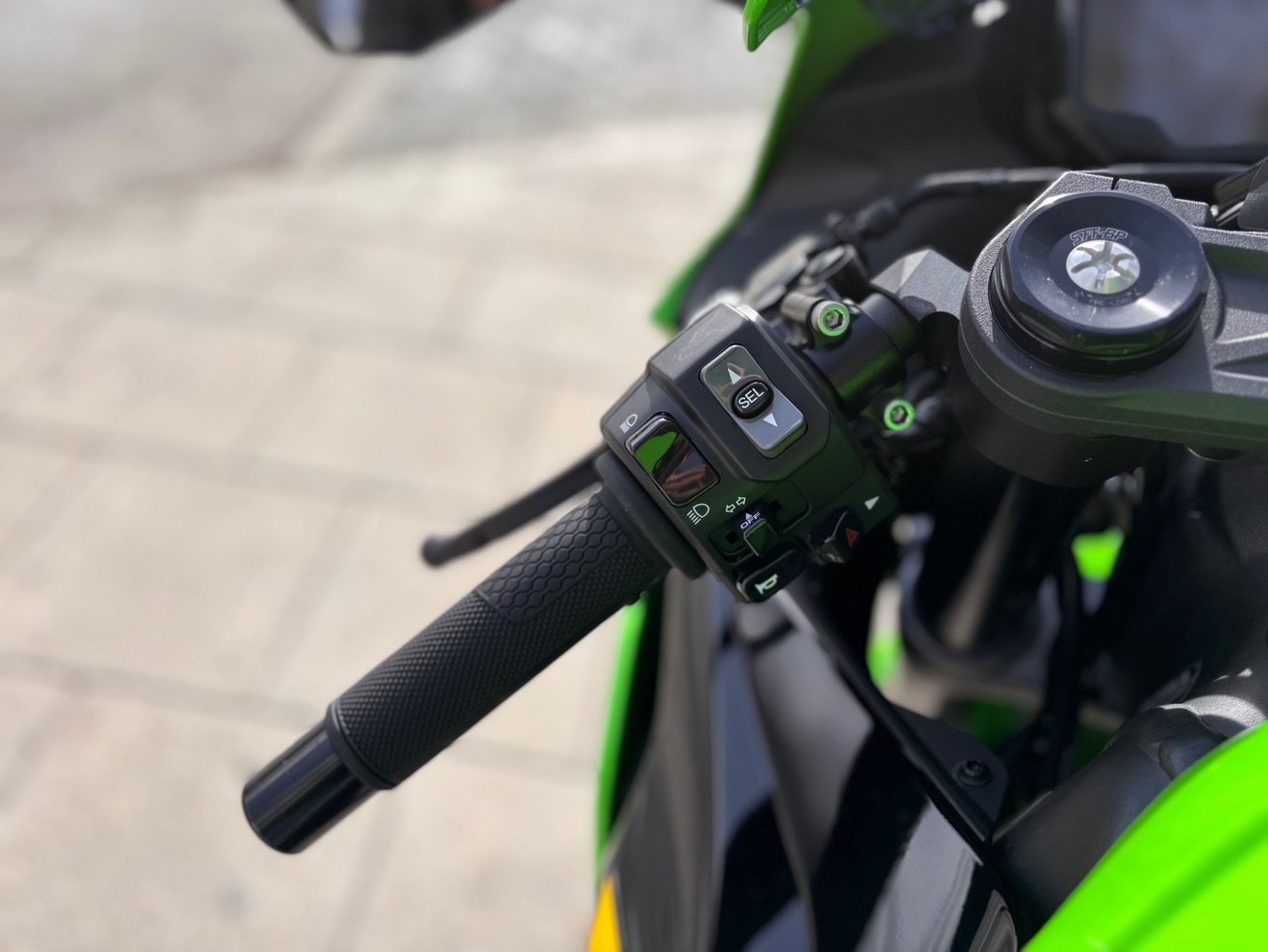 KAWASAKI NINJA ZX-6R AÑO 2025 CON...