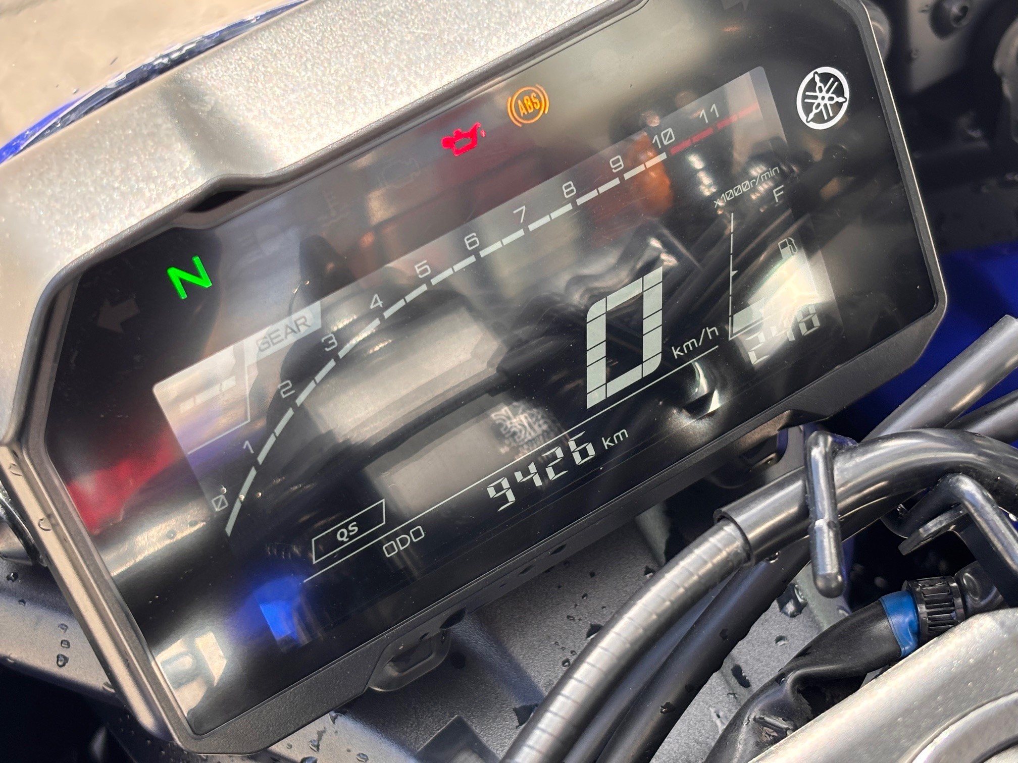 YAMAHA YZF690- U AÑO 2024 CON 9.425 KM.