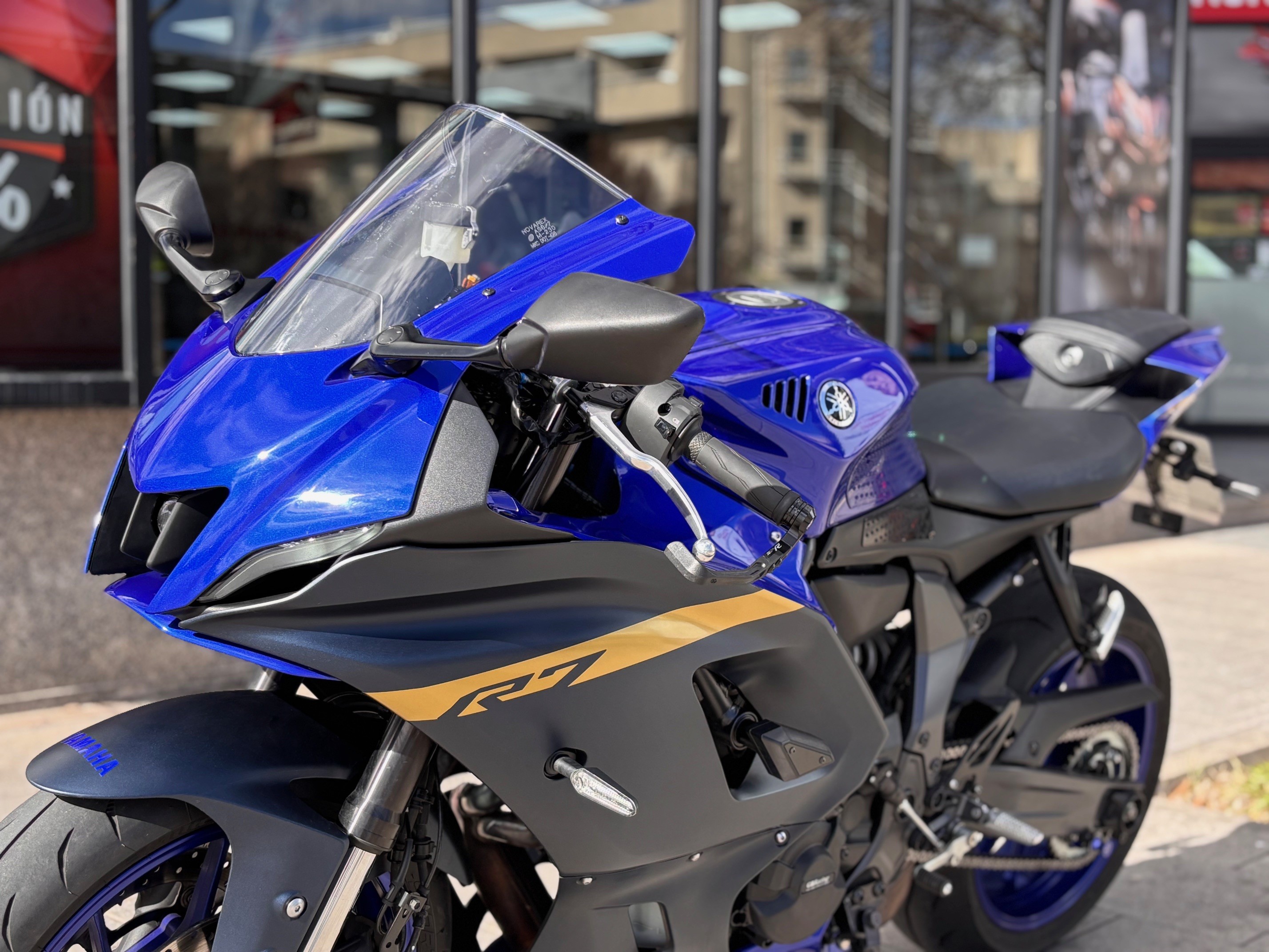 YAMAHA YZF690- U AÑO 2024 CON 9.425 KM.