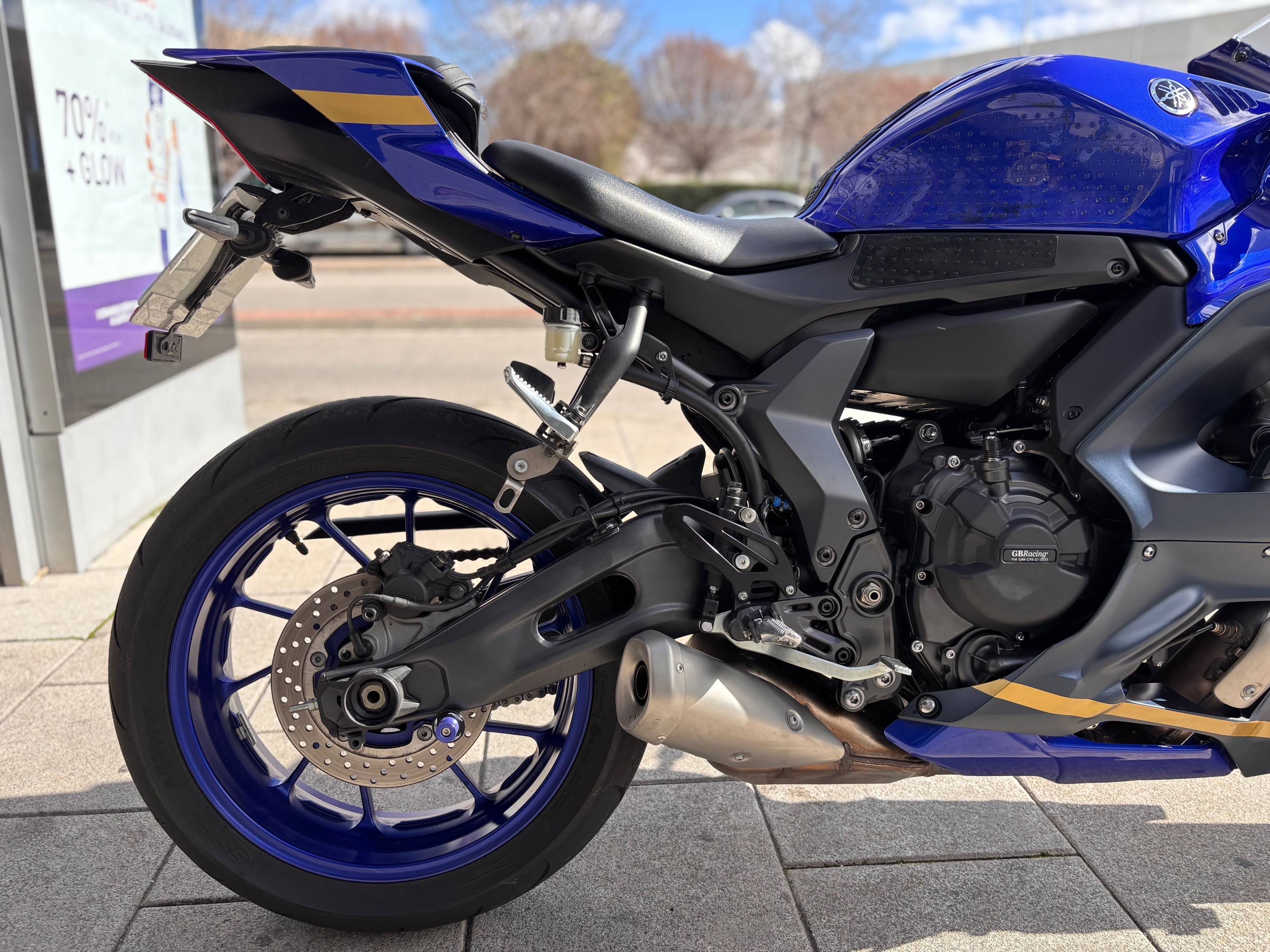 YAMAHA YZF690- U AÑO 2024 CON 9.425 KM.