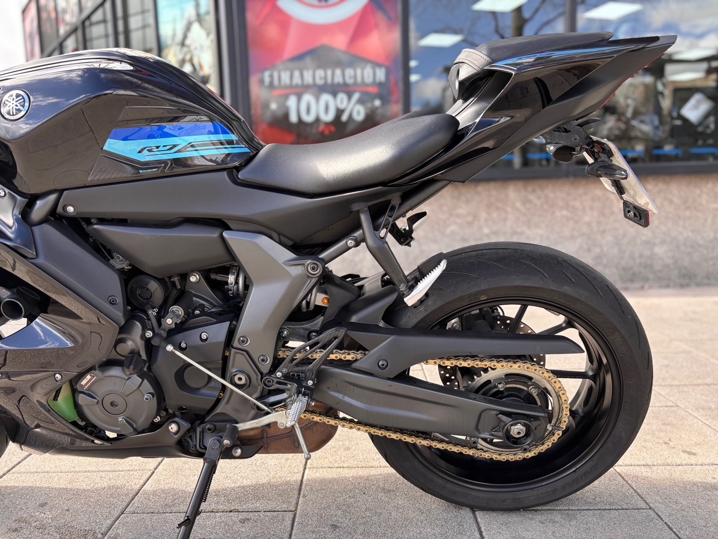 YAMAHA YZF690-U AÑO 2022 CON 4.902 KM.