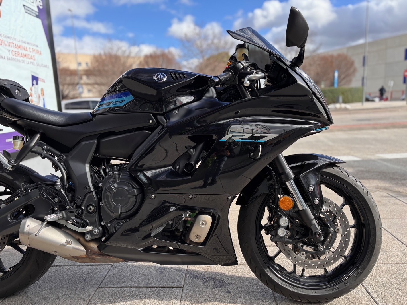 YAMAHA YZF690-U AÑO 2022 CON 4.902 KM.