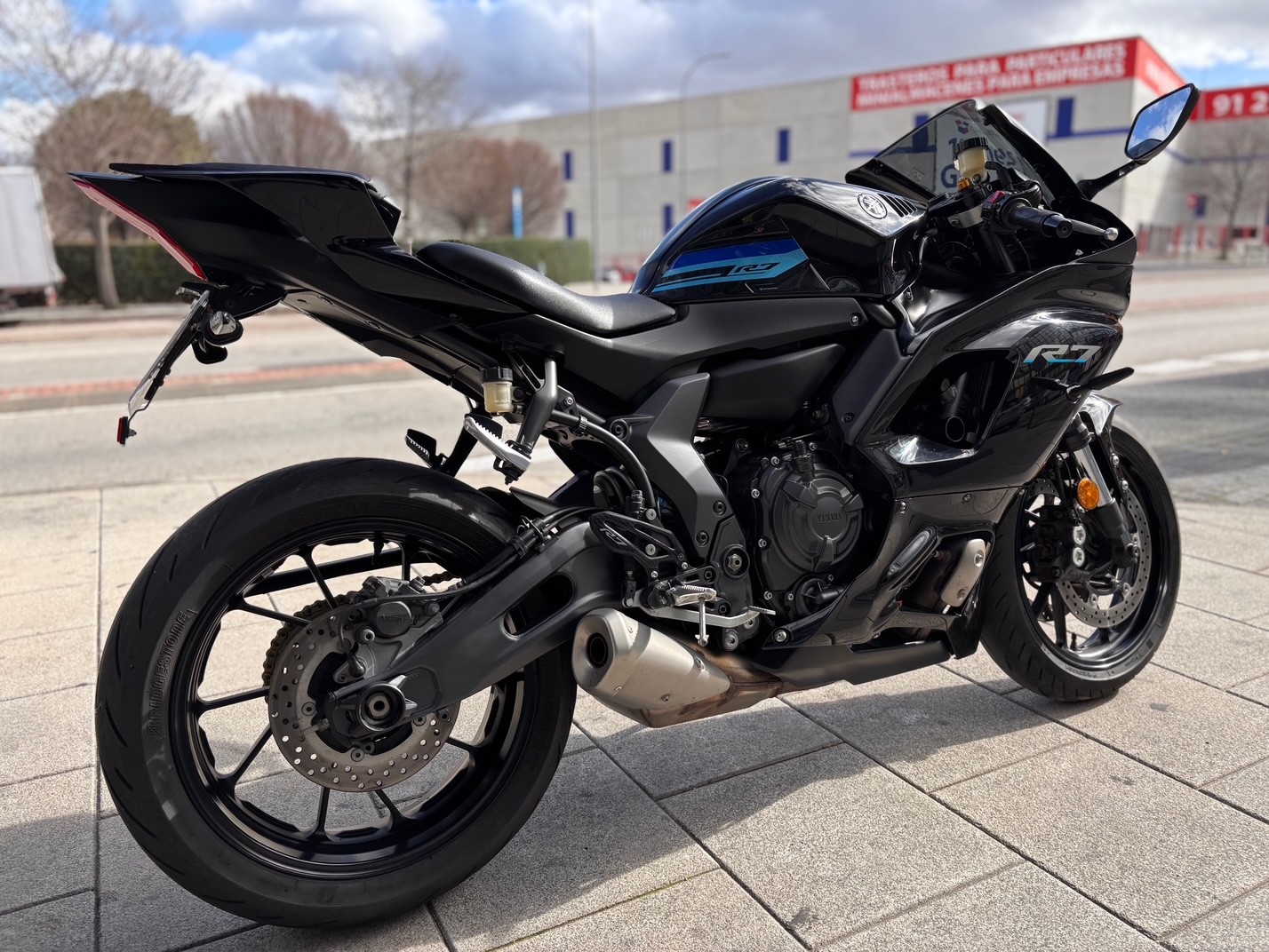 YAMAHA YZF690-U AÑO 2022 CON 4.902 KM.