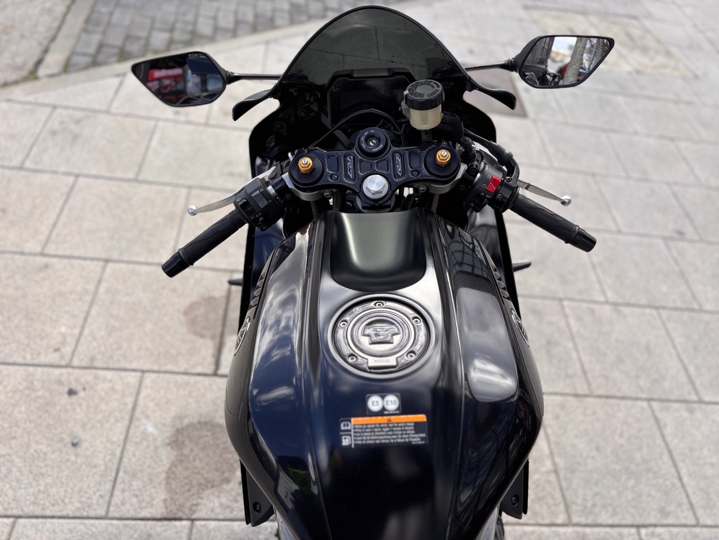 YAMAHA YZF690-U AÑO 2022 CON 4.902 KM.