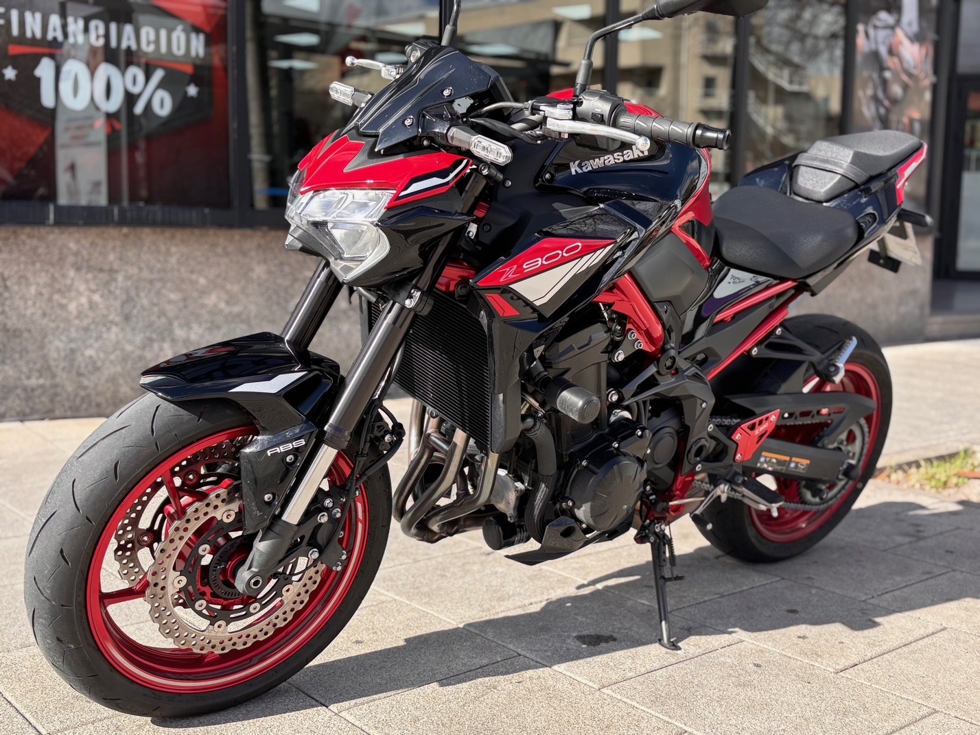 KAWASAKI Z 900 A2 AÑO 2024 CON 7.364 KM.