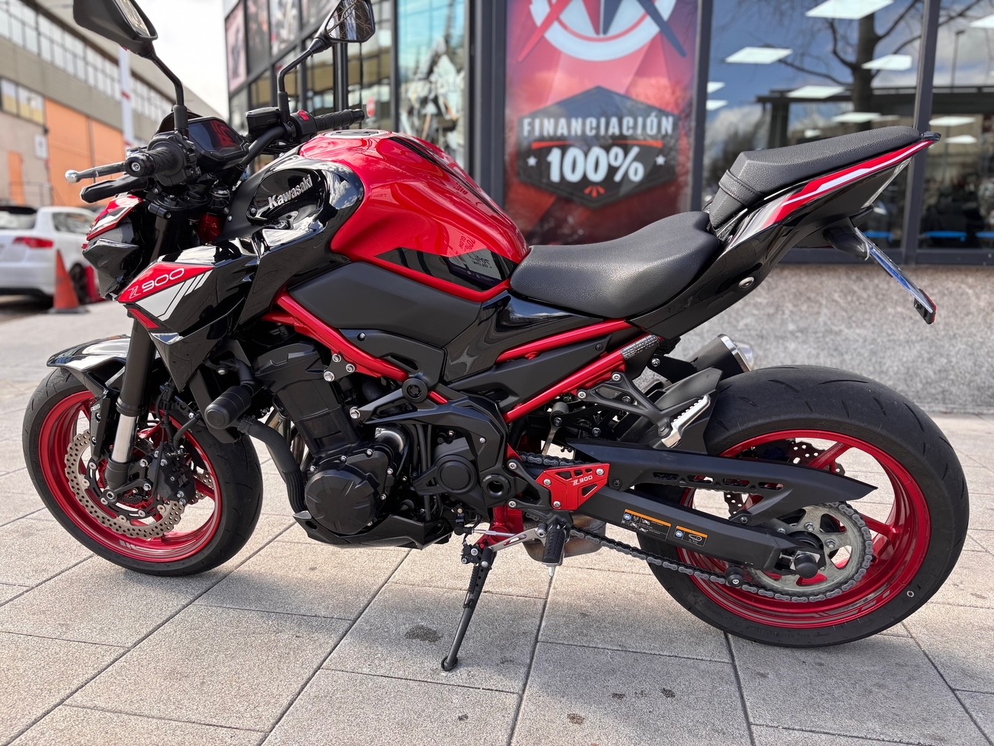 KAWASAKI Z 900 A2 AÑO 2024 CON 7.364 KM.