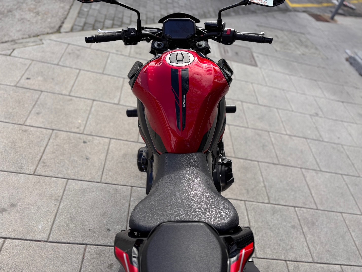 KAWASAKI Z 900 A2 AÑO 2024 CON 7.364 KM.