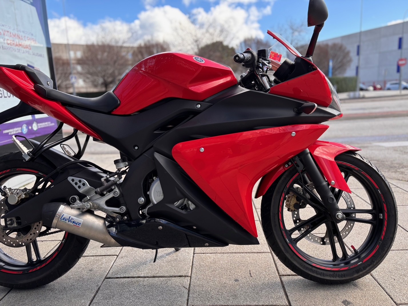 YAMAHA YZF R 125 AÑO 2009 CON 27.416 KM.