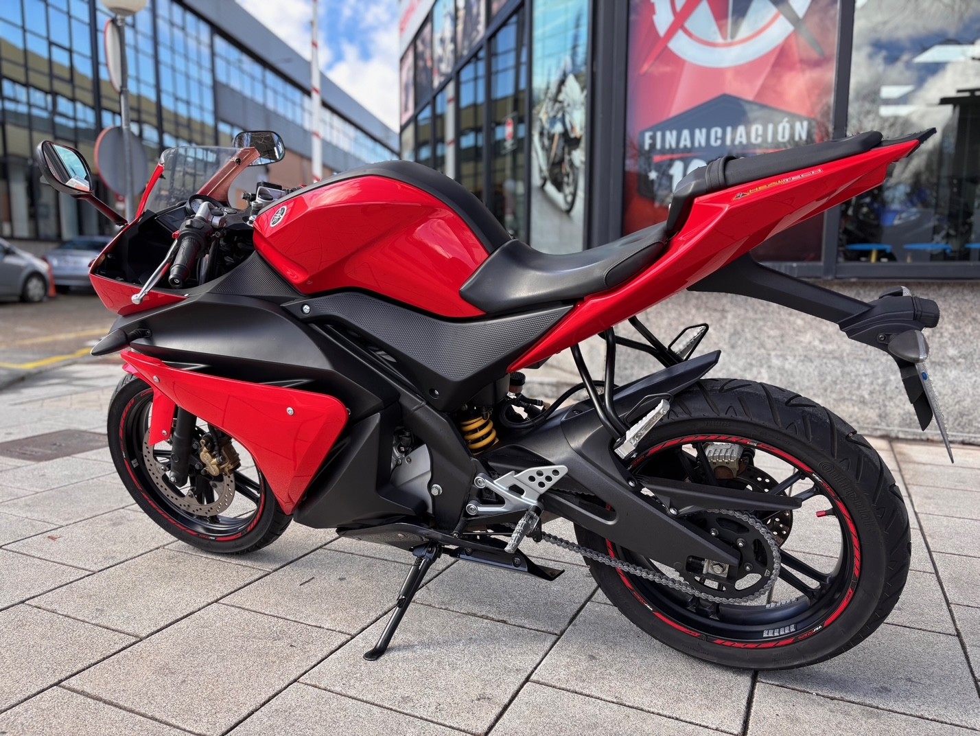 YAMAHA YZF R 125 AÑO 2009 CON 27.416 KM.