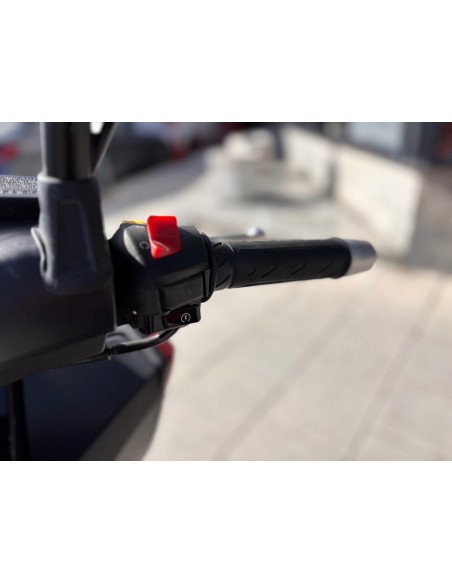 KYMCO SUPERDINK 350 AÑO 2018 CON 3.381 KM.