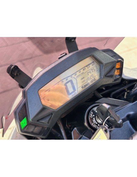 KAWASAKI Z 125 AÑO 2021 CON 14.752 KM.