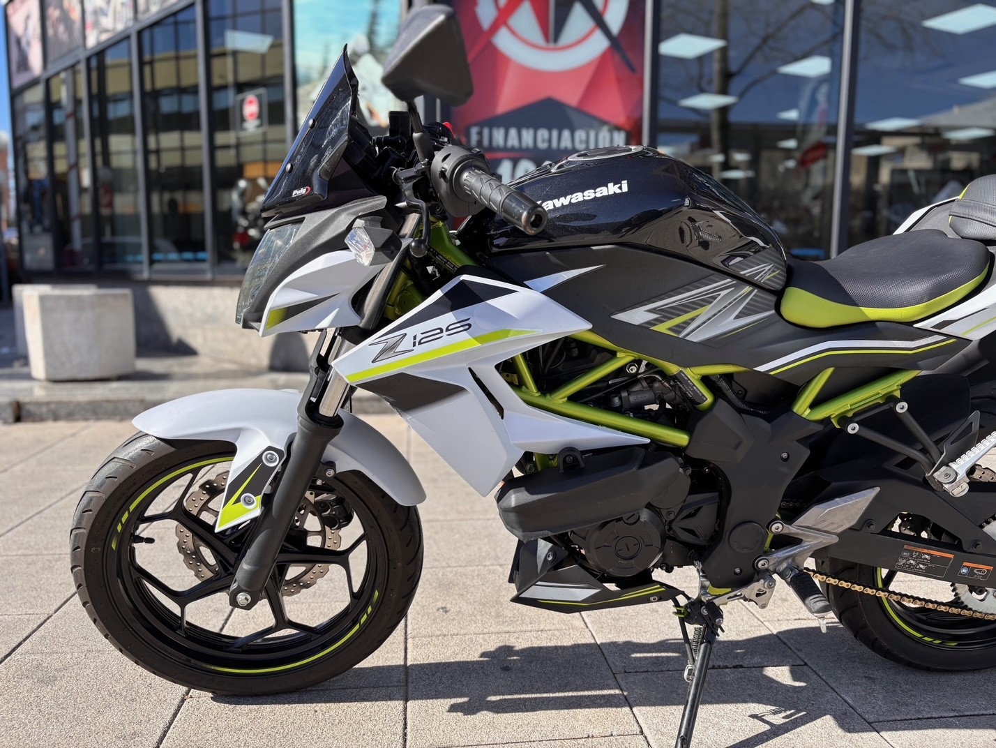 KAWASAKI Z 125 AÑO 2021 CON 14.752 KM.