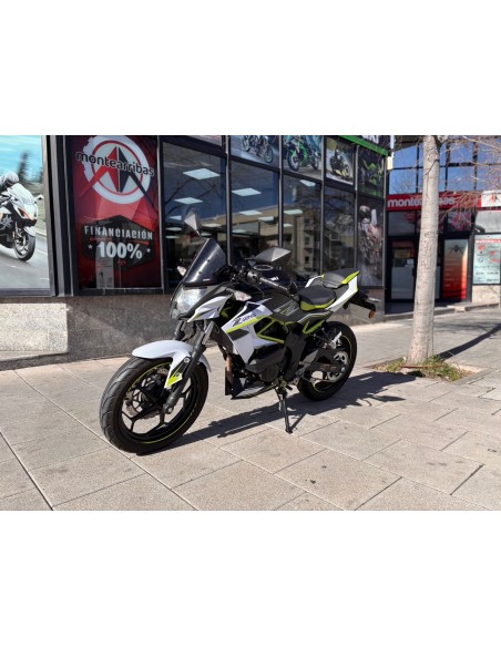KAWASAKI Z 125 AÑO 2021 CON 14.752 KM.