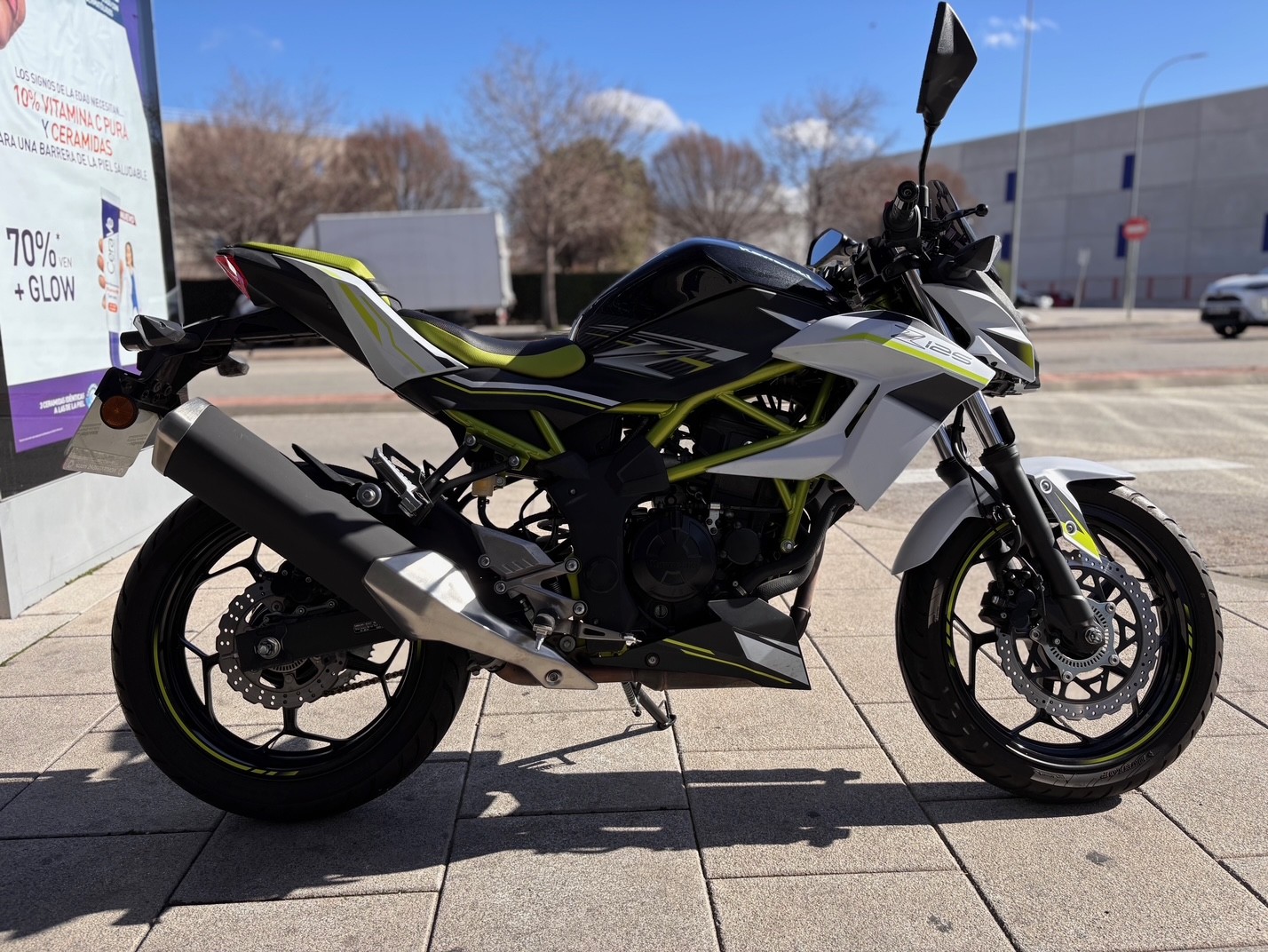 KAWASAKI Z 125 AÑO 2021 CON 14.752 KM.