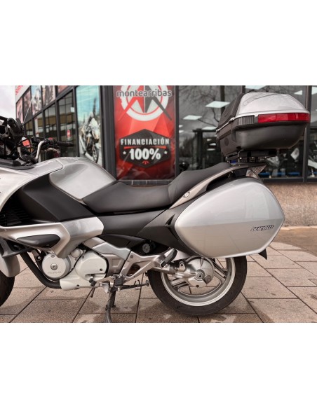 HONDA NT 700 DEUVILLE ABS AÑO 2012 CON 72.536 KM.