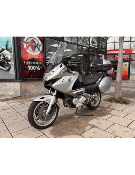 HONDA NT 700 DEUVILLE ABS AÑO 2012 CON 72.536 KM.