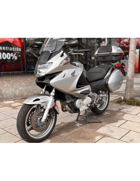HONDA NT 700 DEUVILLE ABS AÑO 2012 CON 72.536 KM.