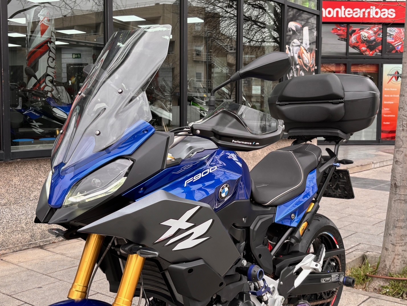 BMW F 900 XR AÑO 2022 CON 9.010 KM.