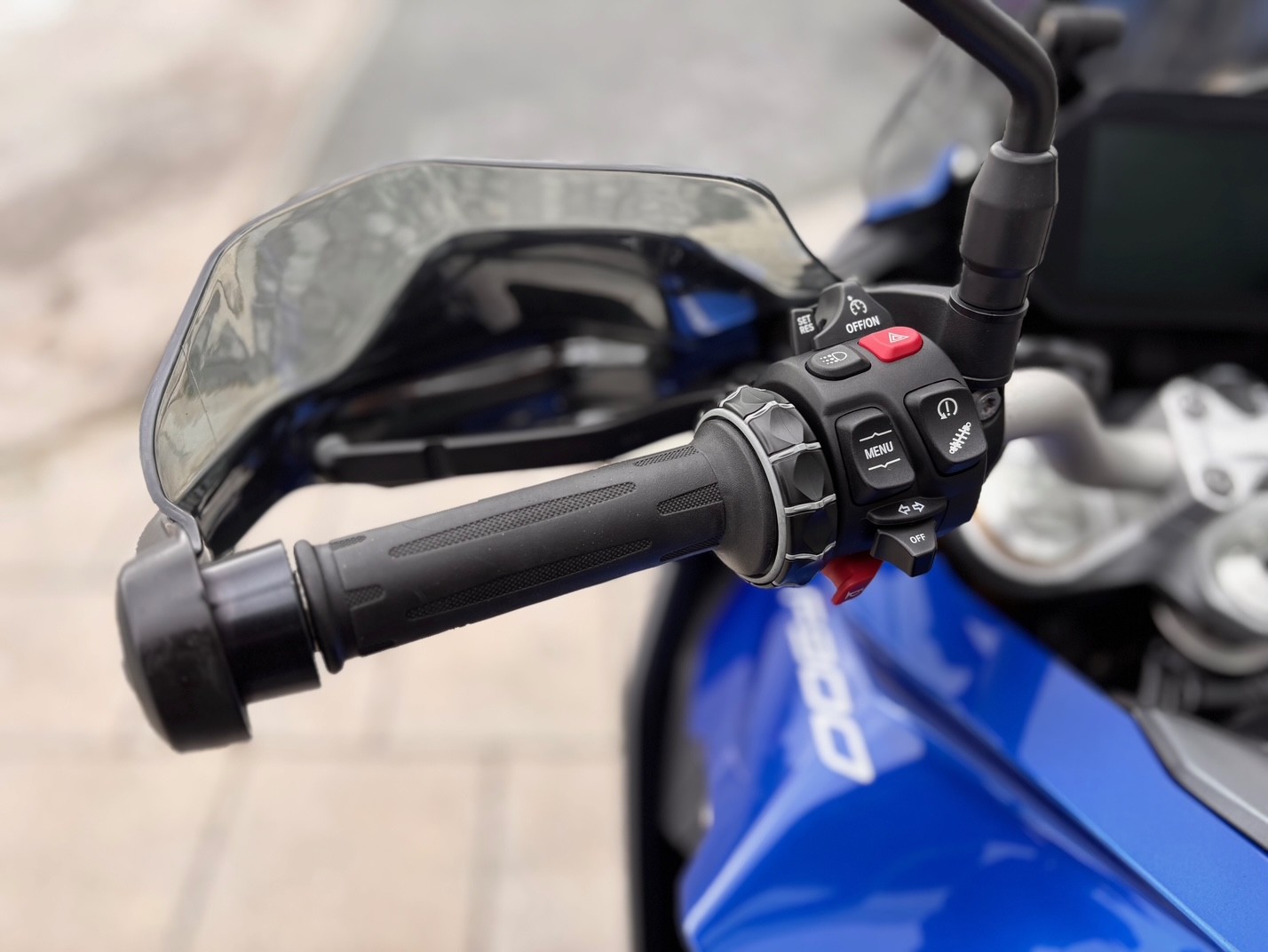 BMW F 900 XR AÑO 2022 CON 9.010 KM.