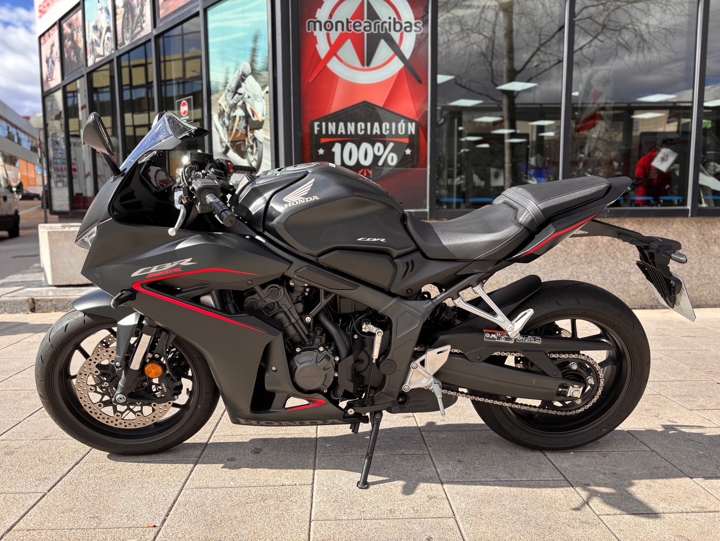 HONDA CBR 650 R AÑO 2024 CON 4.763 KM.