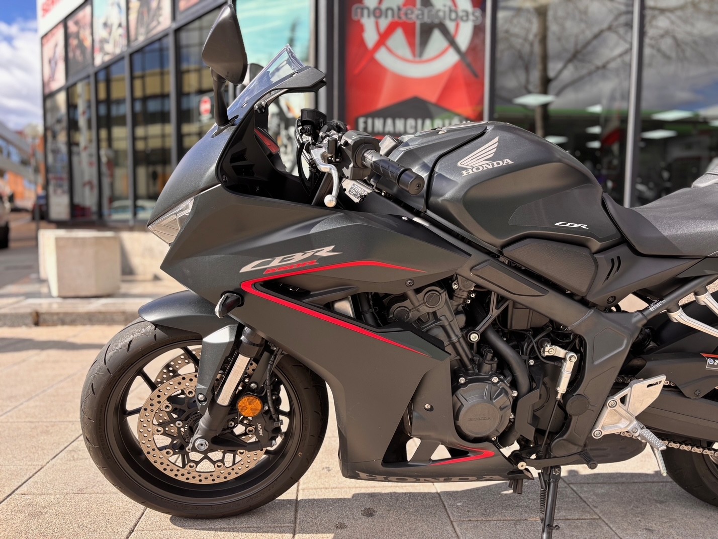 HONDA CBR 650 R AÑO 2024 CON 4.763 KM.