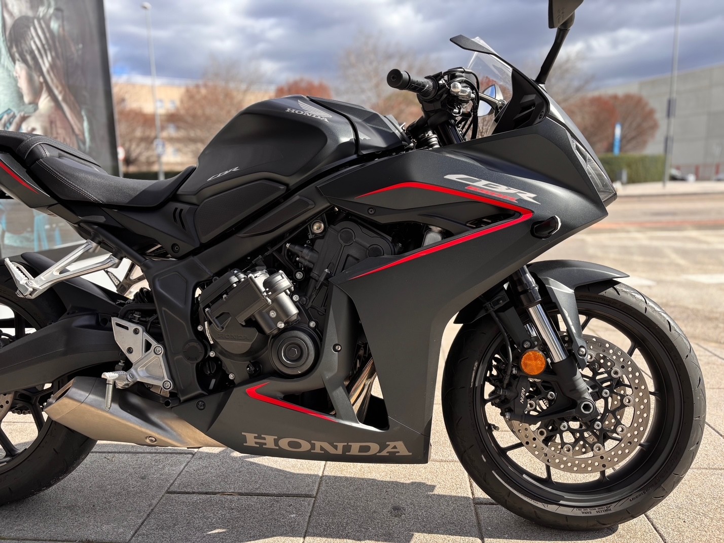 HONDA CBR 650 R AÑO 2024 CON 4.763 KM.