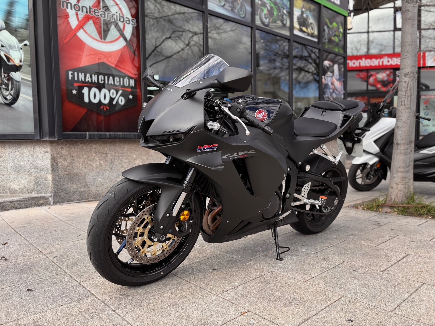 HONDA CBR 600 RR AÑO 2025 CON 2.630 KM.