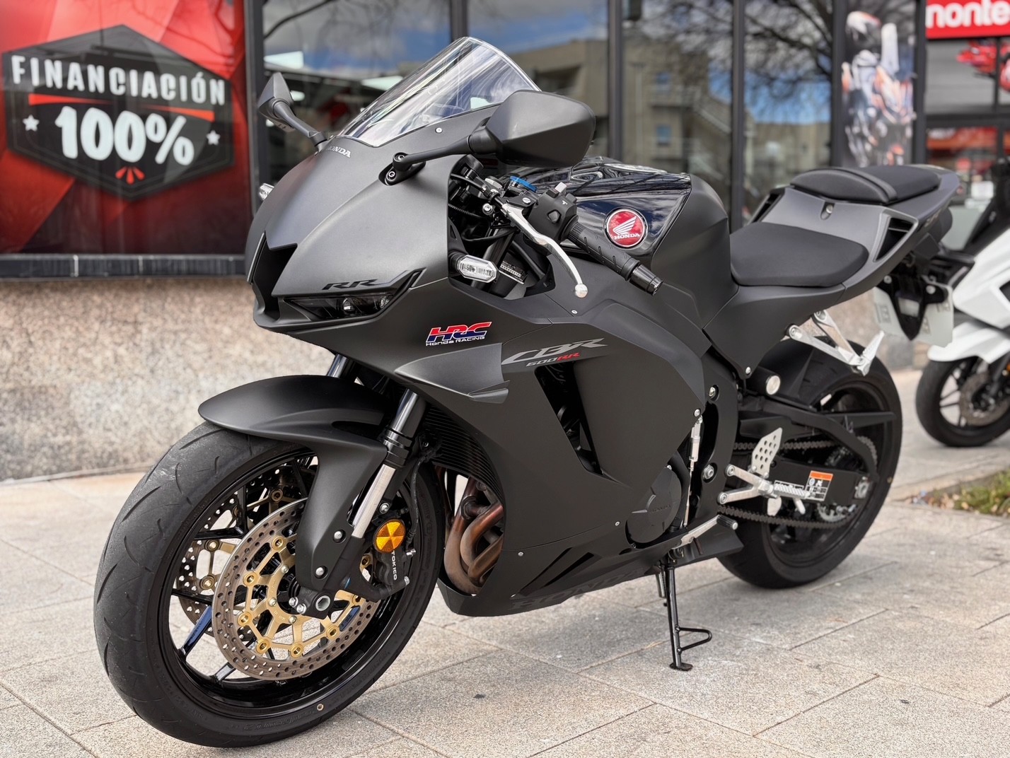 HONDA CBR 600 RR AÑO 2025 CON 2.630 KM.