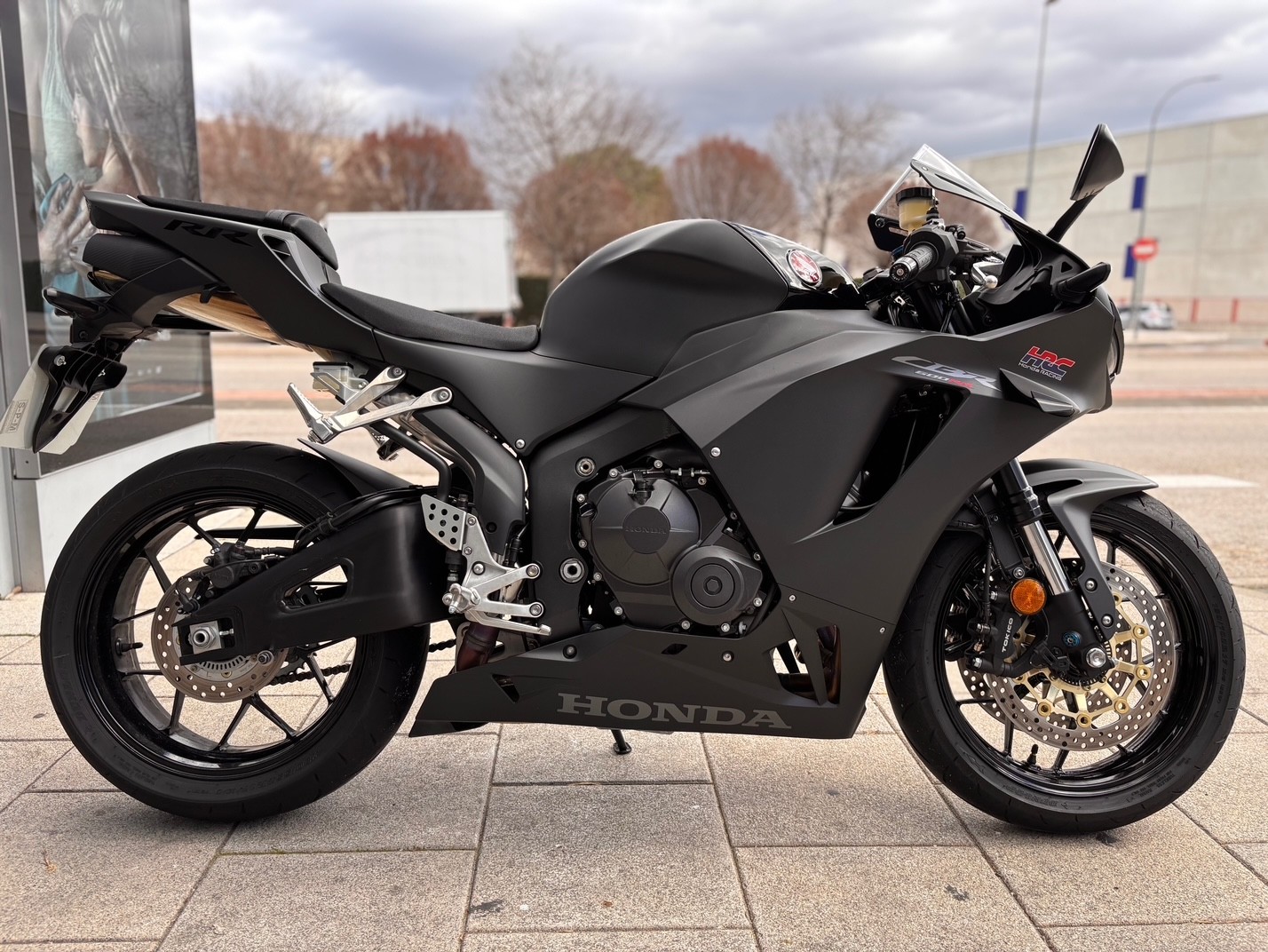 HONDA CBR 600 RR AÑO 2025 CON 2.630 KM.