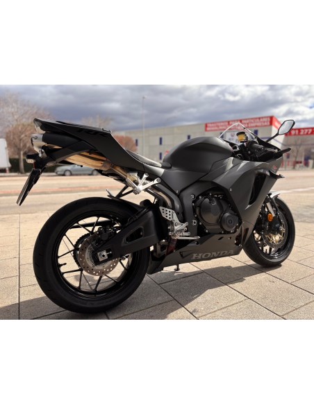 HONDA CBR 600 RR AÑO 2025 CON 2.630 KM.