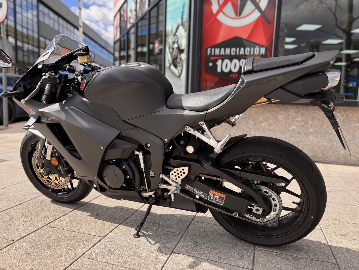 HONDA CBR 600 RR AÑO 2025 CON 2.630 KM.