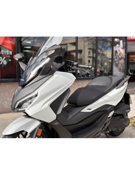 HONDA FORZA 350 AÑO 2025 CON 675 KM.