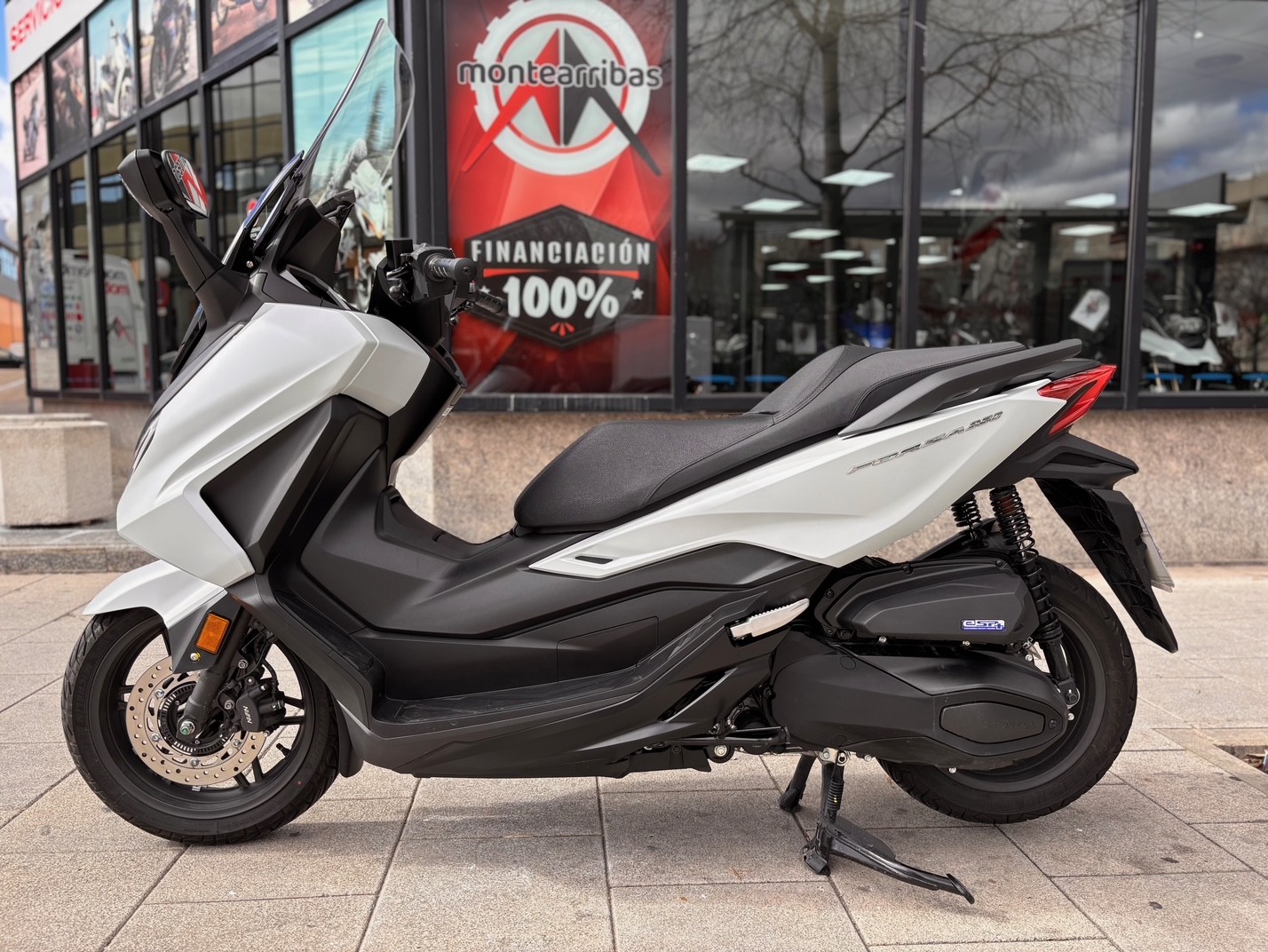 HONDA FORZA 350 AÑO 2025 CON 675 KM.