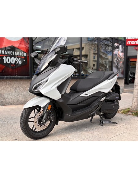 HONDA FORZA 350 AÑO 2025 CON 675 KM.