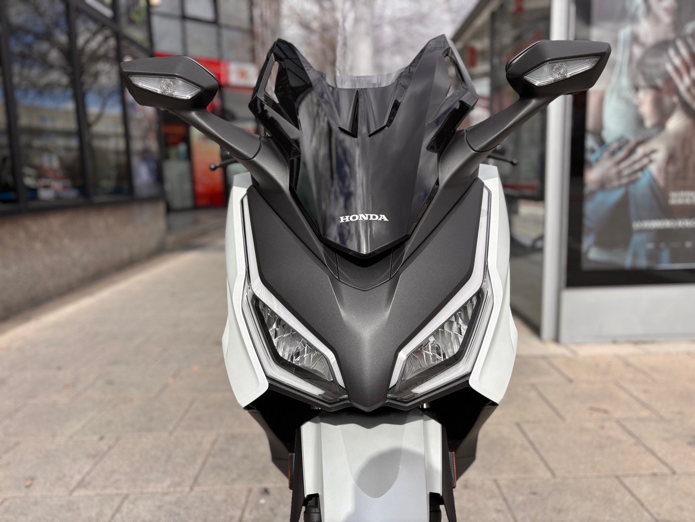 HONDA FORZA 350 AÑO 2025 CON 675 KM.