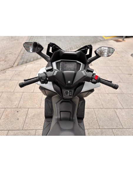 HONDA FORZA 350 AÑO 2025 CON 675 KM.