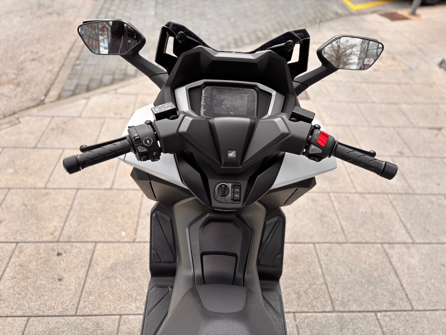 HONDA FORZA 350 AÑO 2025 CON 675 KM.