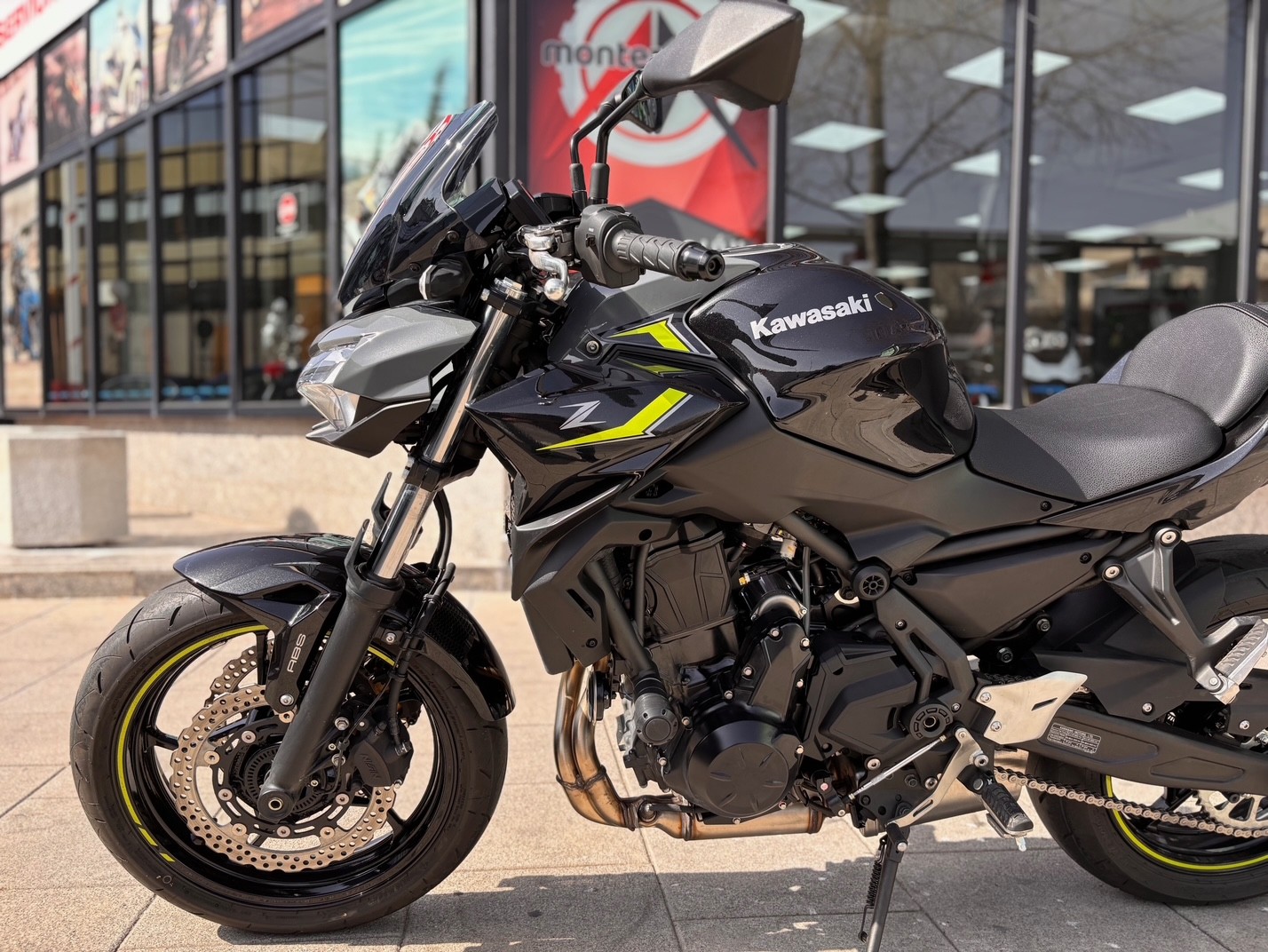 KAWASAKI Z 650 AÑO 2024 CON 3.341 KM.