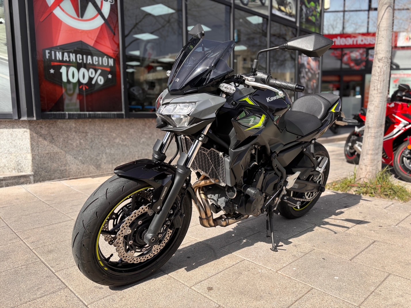KAWASAKI Z 650 AÑO 2024 CON 3.341 KM.