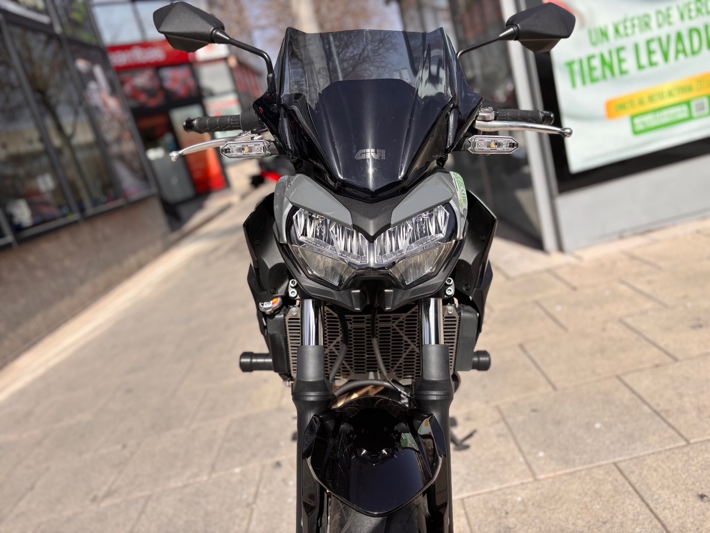 KAWASAKI Z 650 AÑO 2024 CON 3.341 KM.