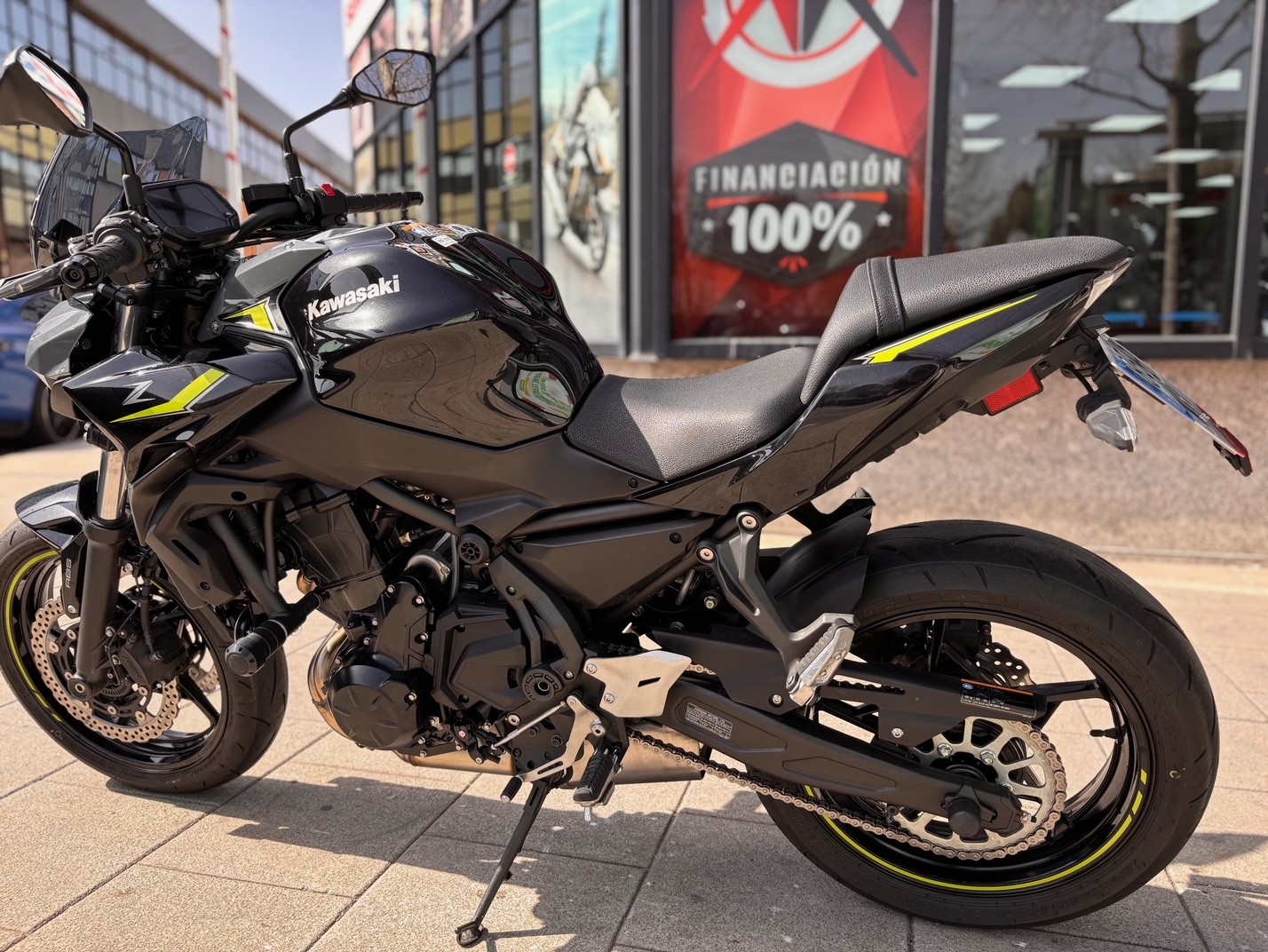 KAWASAKI Z 650 AÑO 2024 CON 3.341 KM.