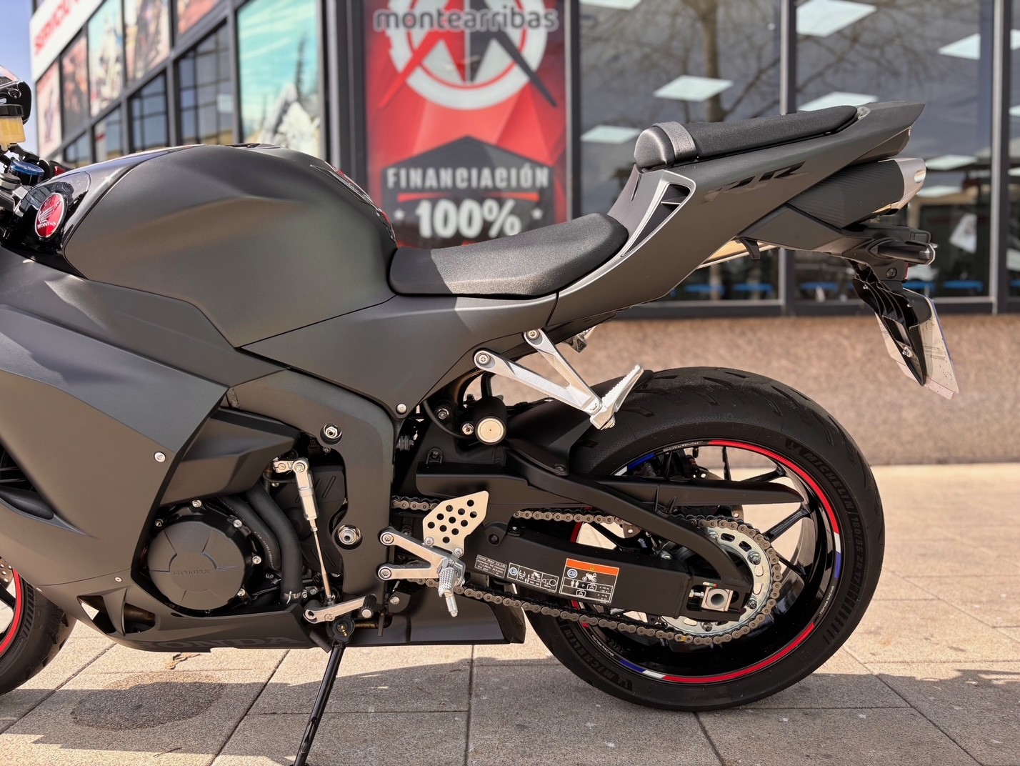 HONDA CBR 600 RR AÑO 2025 CON 962 KM.