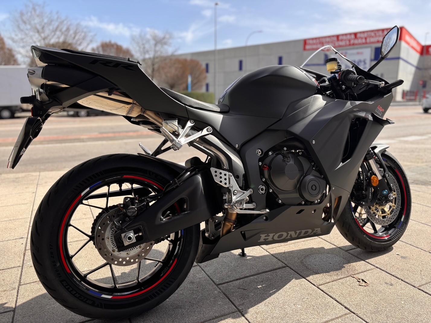 HONDA CBR 600 RR AÑO 2025 CON 962 KM.