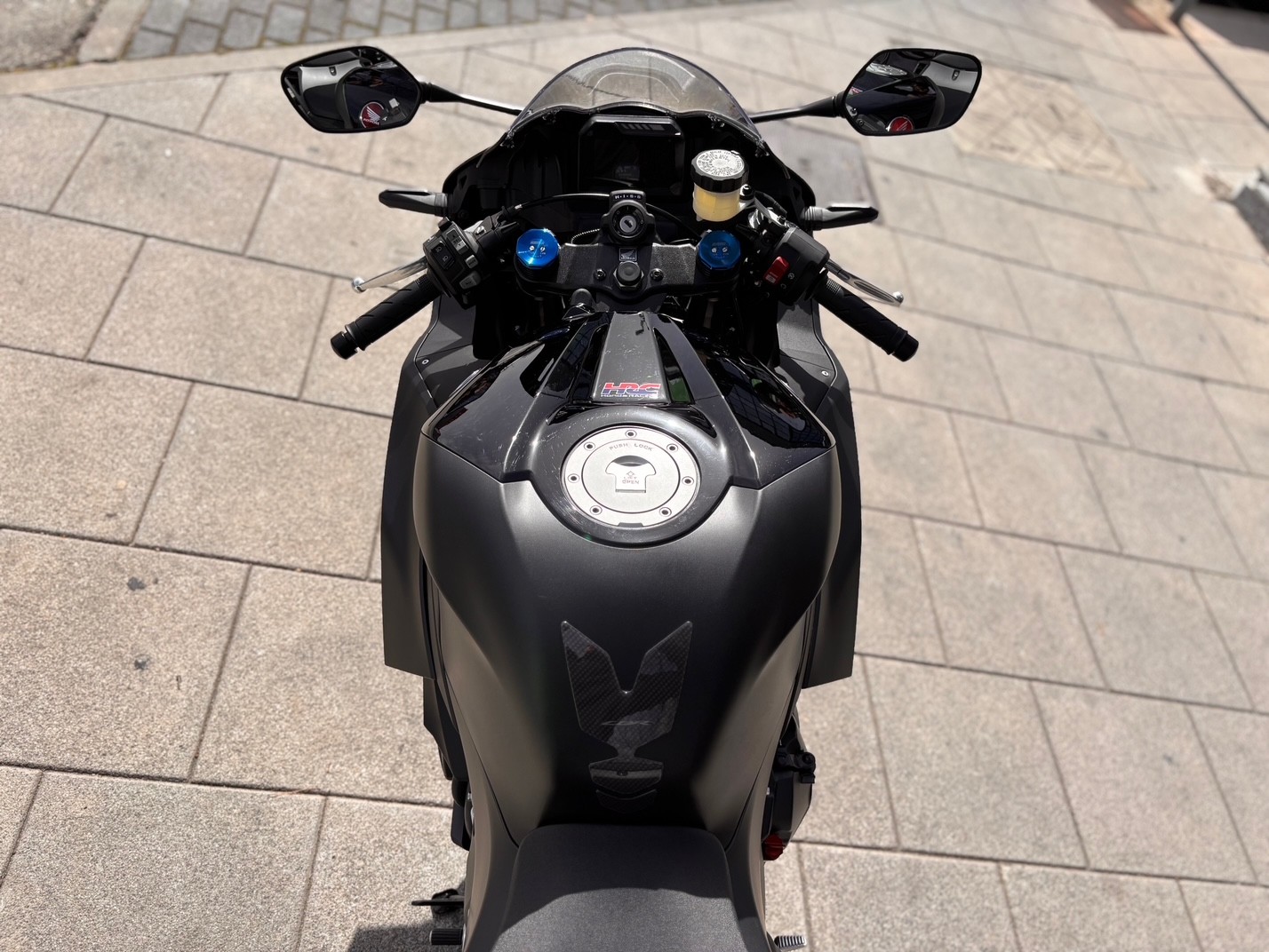 HONDA CBR 600 RR AÑO 2025 CON 962 KM.